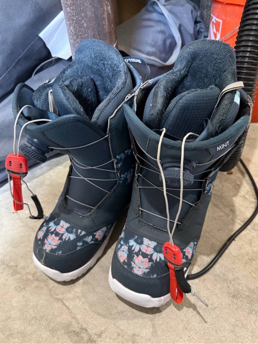 Burton Navy Blue Snowboard Boots with Gray Laces